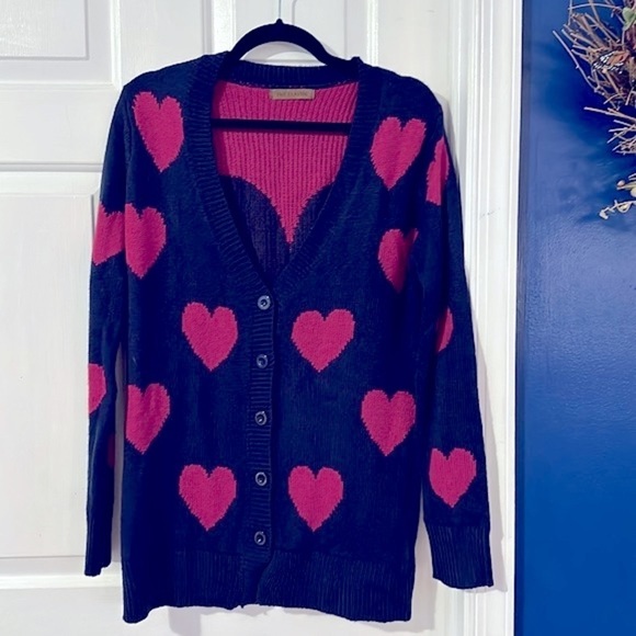 Women’s The Classic Navy and Pink Heart Button Up Acrylic Cardigan Size Small - Picture 3 of 8